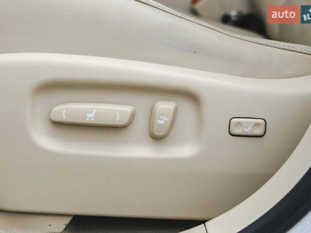 Білий Лексус РХ, об'ємом двигуна 3.5 л та пробігом 240 тис. км за 20900 $, фото 16 на Automoto.ua