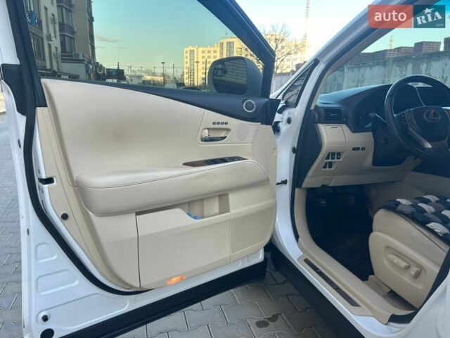 Белый Лексус РХ, объемом двигателя 3.46 л и пробегом 170 тыс. км за 26000 $, фото 36 на Automoto.ua