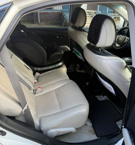 Белый Лексус РХ, объемом двигателя 3.46 л и пробегом 155 тыс. км за 21777 $, фото 6 на Automoto.ua