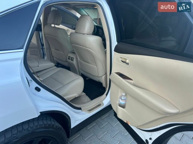 Белый Лексус РХ, объемом двигателя 3.46 л и пробегом 170 тыс. км за 26000 $, фото 105 на Automoto.ua