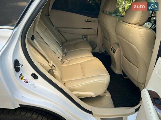Белый Лексус РХ, объемом двигателя 3.46 л и пробегом 170 тыс. км за 30000 $, фото 17 на Automoto.ua
