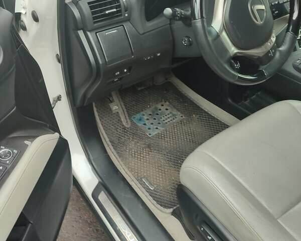 Белый Лексус РХ, объемом двигателя 3.5 л и пробегом 180 тыс. км за 21500 $, фото 22 на Automoto.ua