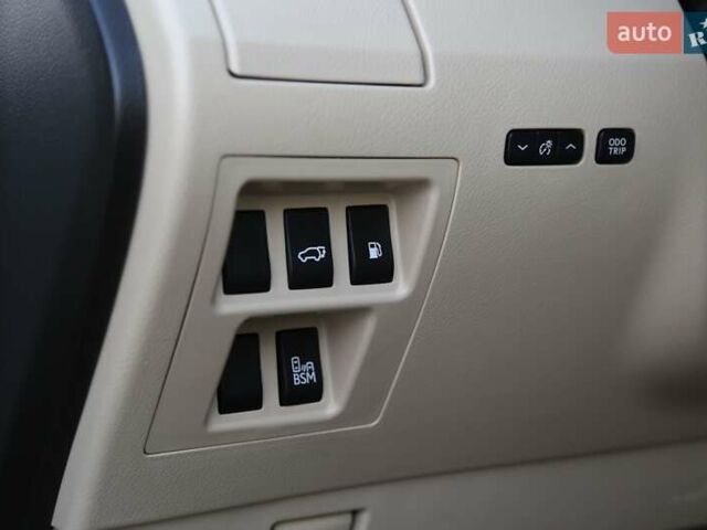 Белый Лексус РХ, объемом двигателя 3.46 л и пробегом 65 тыс. км за 23000 $, фото 27 на Automoto.ua