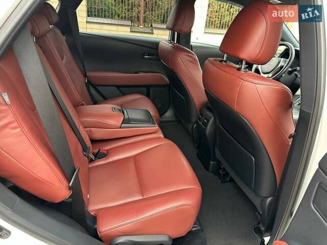 Білий Лексус РХ, об'ємом двигуна 3.46 л та пробігом 204 тис. км за 24500 $, фото 27 на Automoto.ua