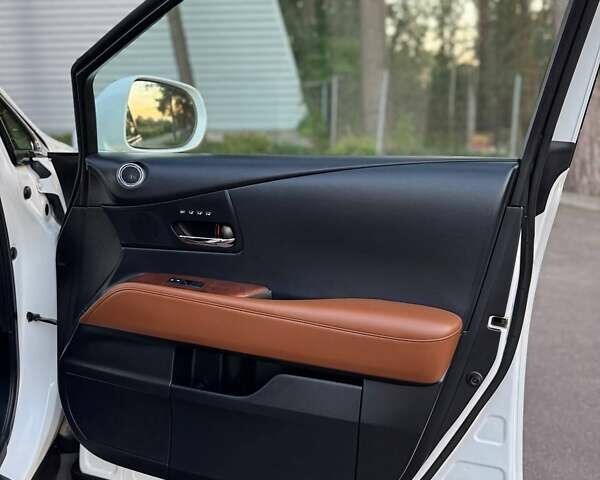 Белый Лексус РХ, объемом двигателя 3.5 л и пробегом 169 тыс. км за 22700 $, фото 27 на Automoto.ua