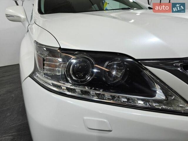 Белый Лексус РХ, объемом двигателя 3.46 л и пробегом 200 тыс. км за 21999 $, фото 4 на Automoto.ua