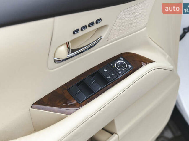 Білий Лексус РХ, об'ємом двигуна 3.5 л та пробігом 240 тис. км за 20900 $, фото 14 на Automoto.ua