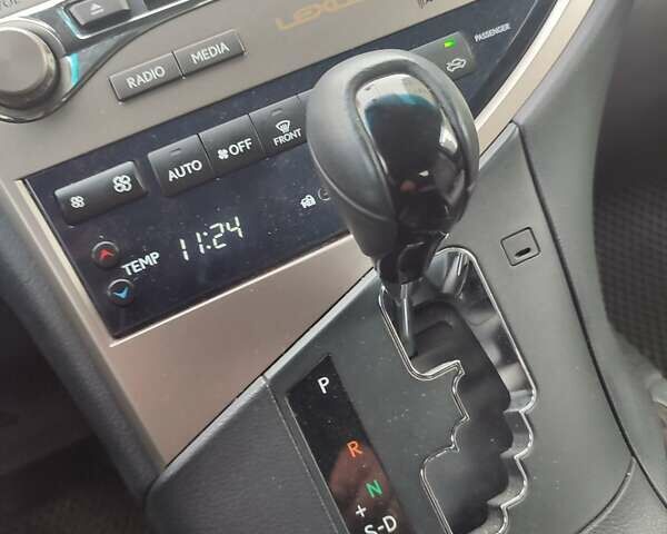 Белый Лексус РХ, объемом двигателя 3.5 л и пробегом 180 тыс. км за 21500 $, фото 7 на Automoto.ua