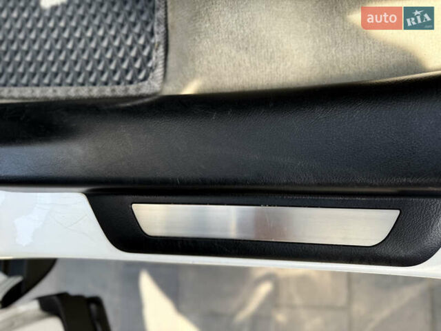 Белый Лексус РХ, объемом двигателя 3.46 л и пробегом 131 тыс. км за 24999 $, фото 26 на Automoto.ua