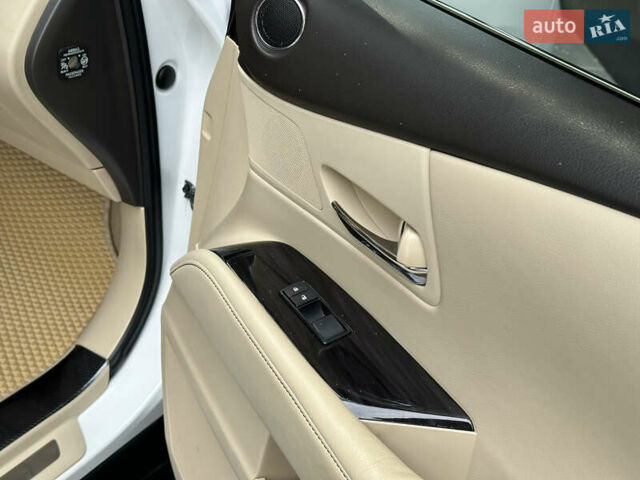 Белый Лексус РХ, объемом двигателя 2.7 л и пробегом 189 тыс. км за 17999 $, фото 41 на Automoto.ua