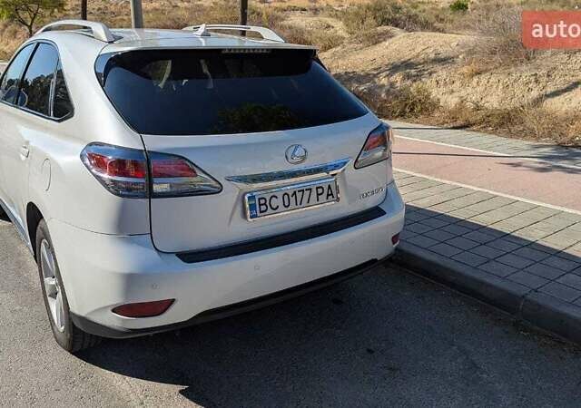 Белый Лексус РХ, объемом двигателя 3.46 л и пробегом 220 тыс. км за 19000 $, фото 3 на Automoto.ua