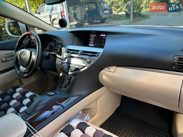 Белый Лексус РХ, объемом двигателя 3.46 л и пробегом 170 тыс. км за 30000 $, фото 19 на Automoto.ua