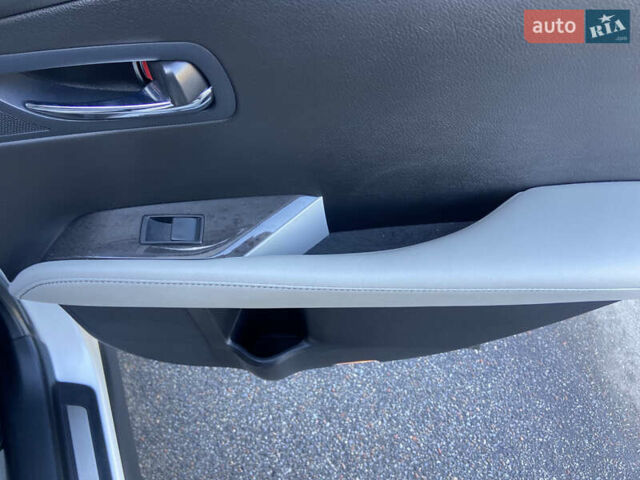 Белый Лексус РХ, объемом двигателя 3.46 л и пробегом 169 тыс. км за 19400 $, фото 21 на Automoto.ua