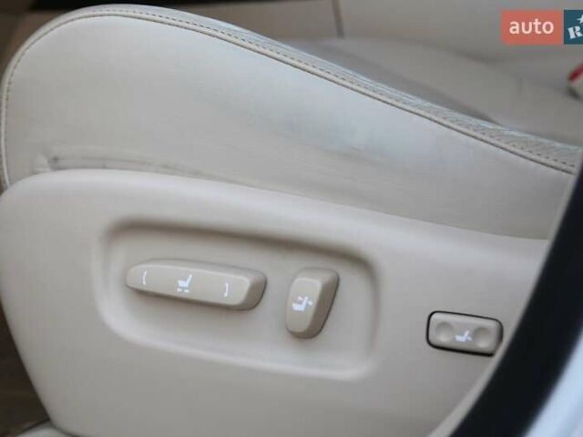 Белый Лексус РХ, объемом двигателя 3.46 л и пробегом 65 тыс. км за 23000 $, фото 24 на Automoto.ua