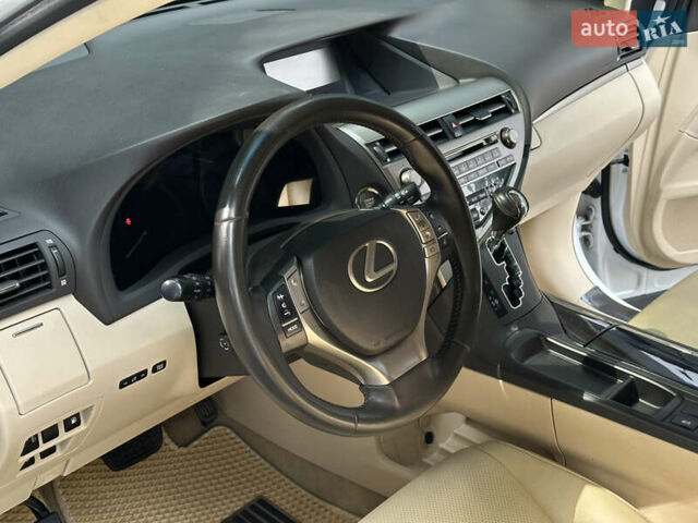 Белый Лексус РХ, объемом двигателя 2.7 л и пробегом 189 тыс. км за 17999 $, фото 62 на Automoto.ua