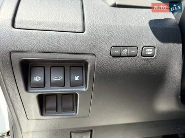 Белый Лексус РХ, объемом двигателя 3.46 л и пробегом 131 тыс. км за 24999 $, фото 23 на Automoto.ua