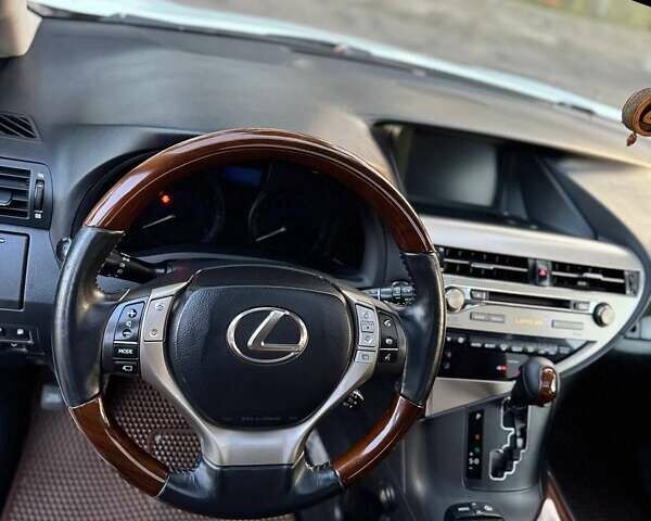 Белый Лексус РХ, объемом двигателя 3.5 л и пробегом 169 тыс. км за 22700 $, фото 23 на Automoto.ua