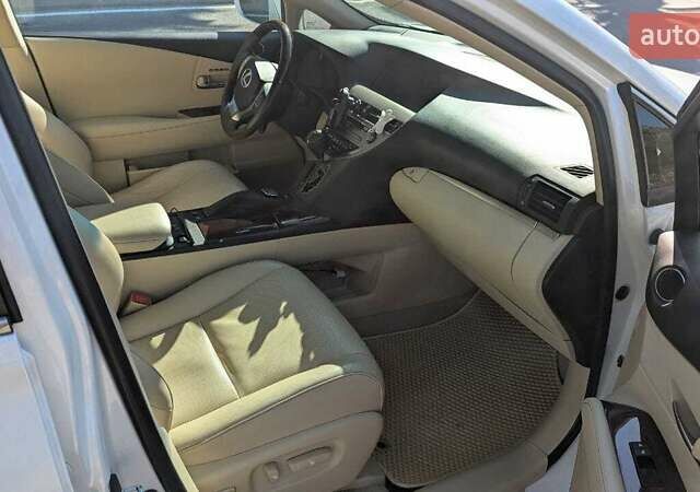 Белый Лексус РХ, объемом двигателя 3.46 л и пробегом 220 тыс. км за 19000 $, фото 14 на Automoto.ua