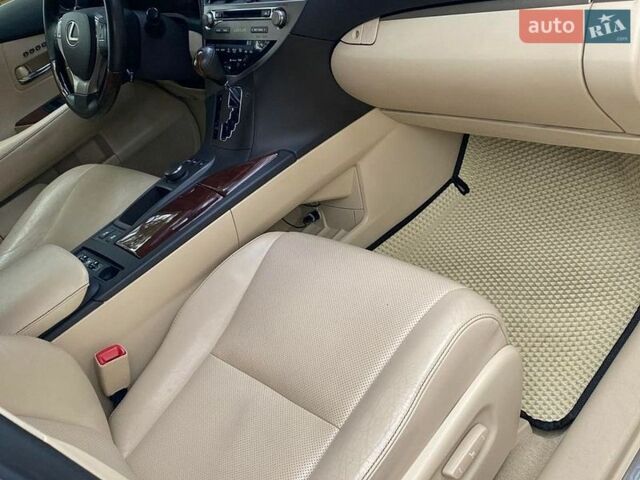 Белый Лексус РХ, объемом двигателя 3.46 л и пробегом 180 тыс. км за 17500 $, фото 30 на Automoto.ua