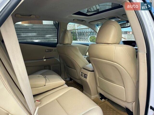 Белый Лексус РХ, объемом двигателя 3.46 л и пробегом 107 тыс. км за 15900 $, фото 37 на Automoto.ua
