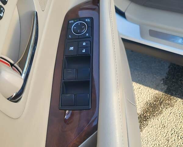 Белый Лексус РХ, объемом двигателя 3.5 л и пробегом 237 тыс. км за 21999 $, фото 8 на Automoto.ua