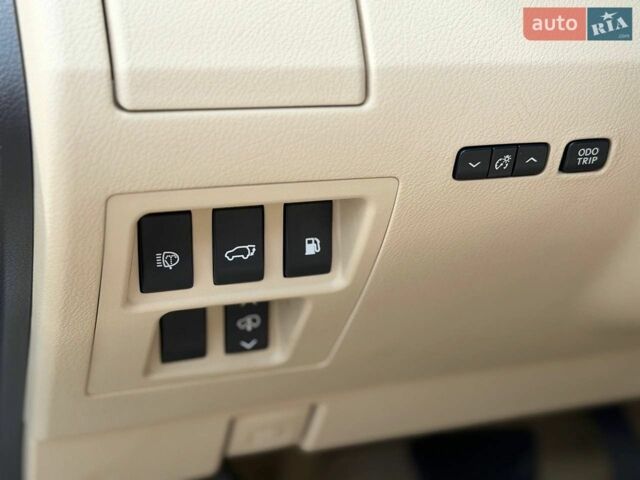 Белый Лексус РХ, объемом двигателя 3.46 л и пробегом 161 тыс. км за 17300 $, фото 11 на Automoto.ua