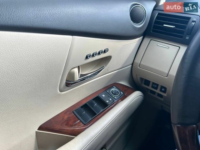Белый Лексус РХ, объемом двигателя 3.46 л и пробегом 170 тыс. км за 26000 $, фото 39 на Automoto.ua