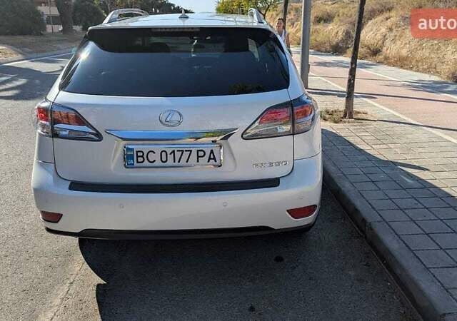 Белый Лексус РХ, объемом двигателя 3.46 л и пробегом 220 тыс. км за 19000 $, фото 2 на Automoto.ua