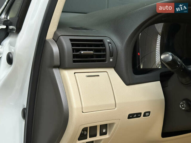 Белый Лексус РХ, объемом двигателя 2.7 л и пробегом 189 тыс. км за 17999 $, фото 57 на Automoto.ua