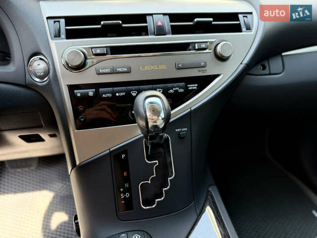 Белый Лексус РХ, объемом двигателя 3.46 л и пробегом 131 тыс. км за 24999 $, фото 18 на Automoto.ua