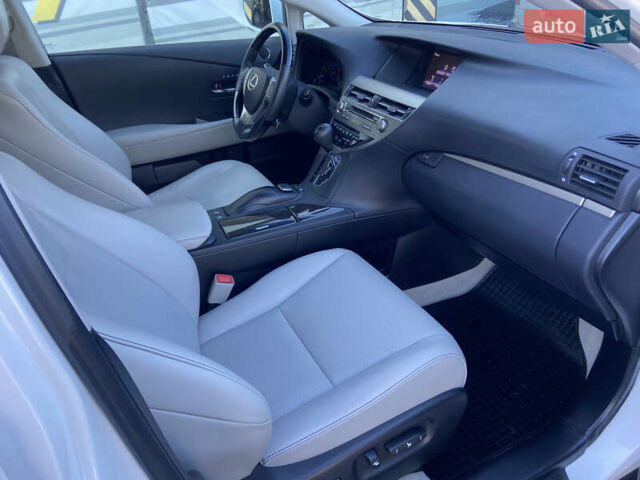 Белый Лексус РХ, объемом двигателя 3.46 л и пробегом 169 тыс. км за 19400 $, фото 24 на Automoto.ua