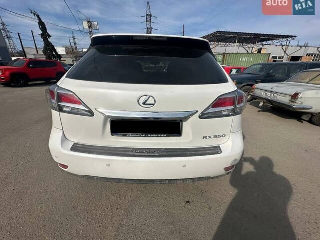 Белый Лексус РХ, объемом двигателя 3.46 л и пробегом 183 тыс. км за 17300 $, фото 1 на Automoto.ua