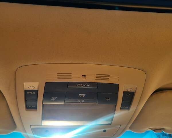 Белый Лексус РХ, объемом двигателя 3.5 л и пробегом 237 тыс. км за 21999 $, фото 10 на Automoto.ua