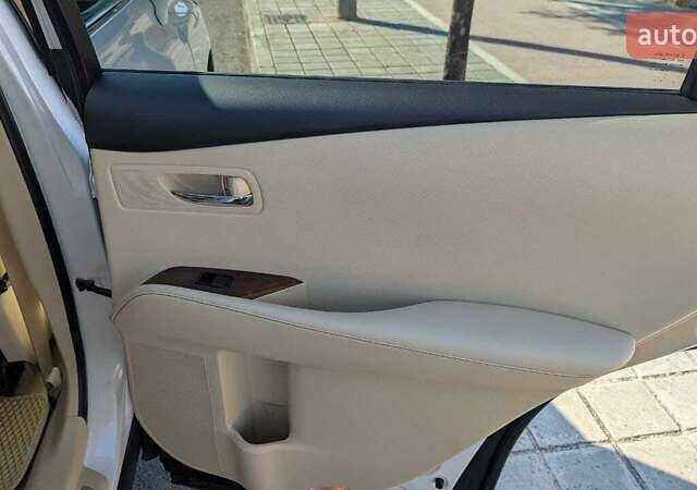 Белый Лексус РХ, объемом двигателя 3.46 л и пробегом 220 тыс. км за 19000 $, фото 26 на Automoto.ua