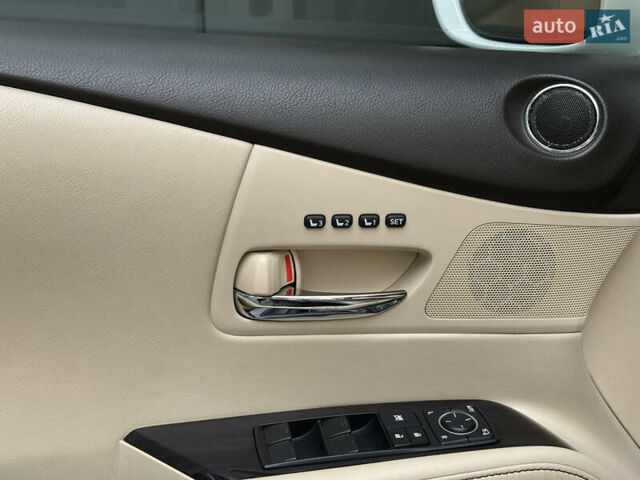 Белый Лексус РХ, объемом двигателя 2.7 л и пробегом 189 тыс. км за 17999 $, фото 55 на Automoto.ua