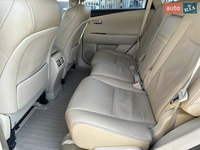 Белый Лексус РХ, объемом двигателя 3.46 л и пробегом 238 тыс. км за 21900 $, фото 8 на Automoto.ua