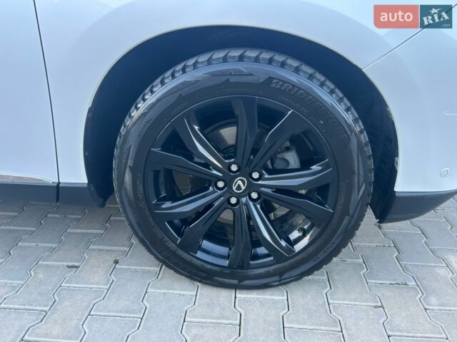 Белый Лексус РХ, объемом двигателя 3.46 л и пробегом 170 тыс. км за 26000 $, фото 25 на Automoto.ua