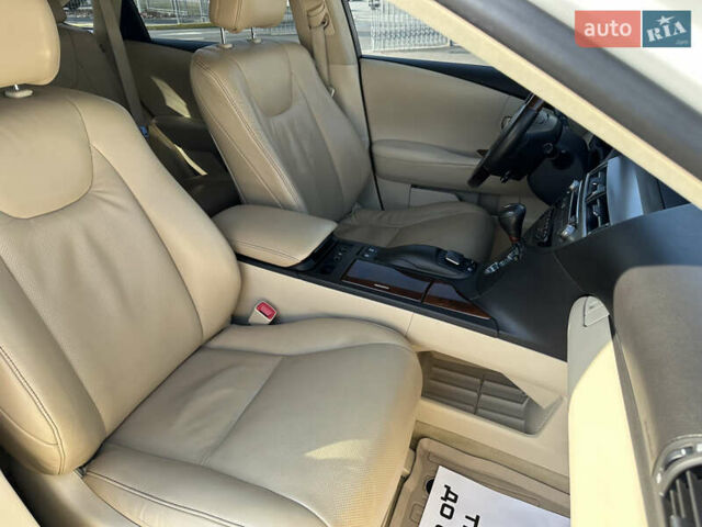 Белый Лексус РХ, объемом двигателя 3.46 л и пробегом 238 тыс. км за 21900 $, фото 18 на Automoto.ua