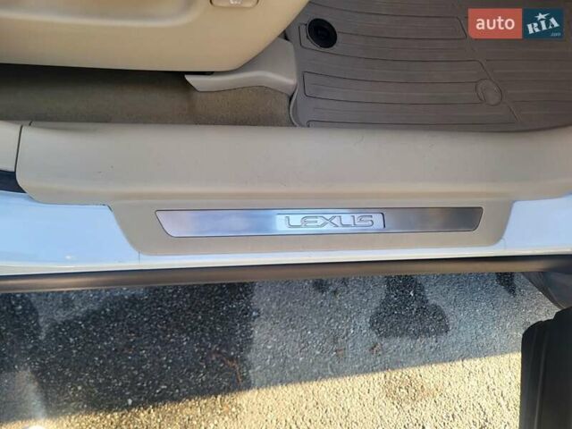 Белый Лексус РХ, объемом двигателя 3.5 л и пробегом 237 тыс. км за 21999 $, фото 12 на Automoto.ua
