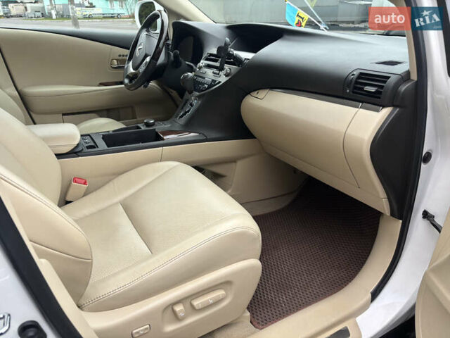 Белый Лексус РХ, объемом двигателя 3.5 л и пробегом 150 тыс. км за 21400 $, фото 6 на Automoto.ua