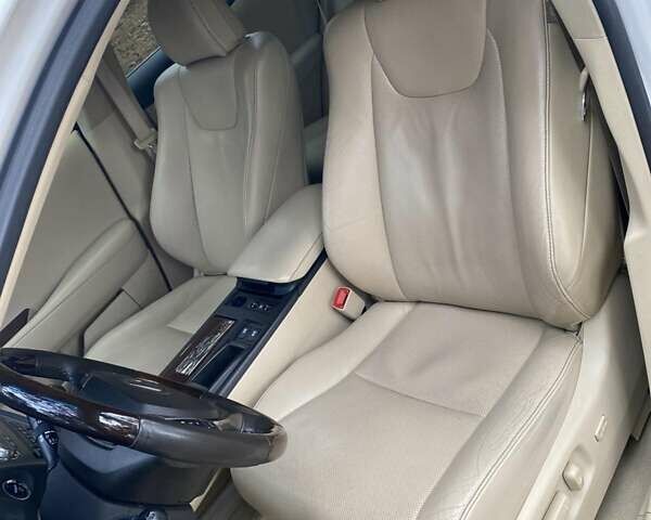 Лексус РХ 2013 в Киеве на Automoto.ua Белый Лексус РХ, объемом двигателя 3.46 л и пробегом 171 тыс. км за 18500 $, фото 12 на Automoto.ua
