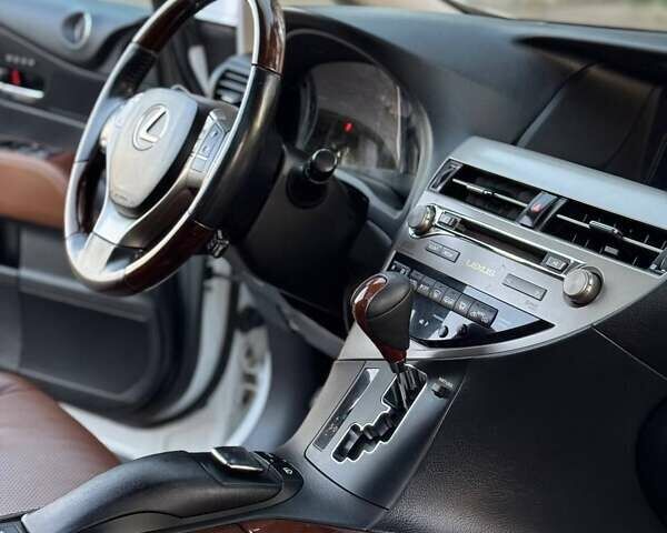 Белый Лексус РХ, объемом двигателя 3.5 л и пробегом 169 тыс. км за 22700 $, фото 25 на Automoto.ua