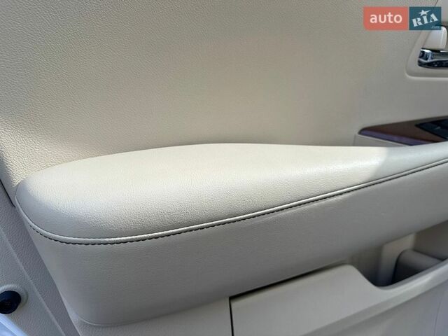 Белый Лексус РХ, объемом двигателя 3.46 л и пробегом 107 тыс. км за 15900 $, фото 20 на Automoto.ua