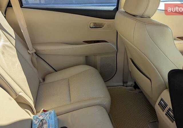 Белый Лексус РХ, объемом двигателя 3.46 л и пробегом 220 тыс. км за 19000 $, фото 22 на Automoto.ua