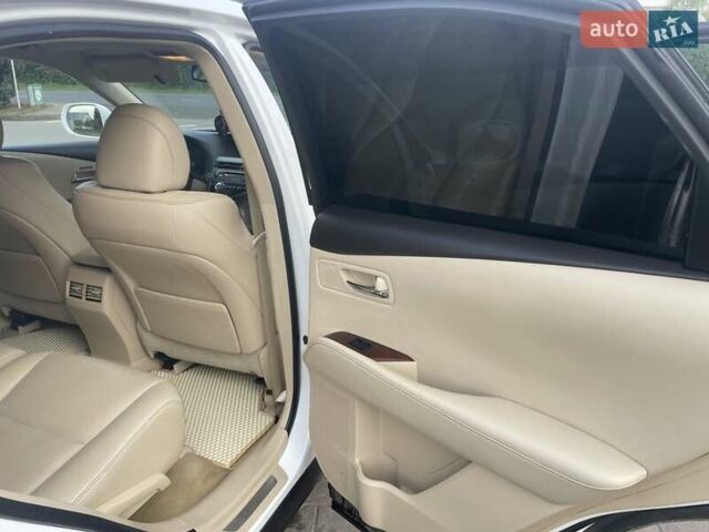 Белый Лексус РХ, объемом двигателя 3.46 л и пробегом 192 тыс. км за 21800 $, фото 26 на Automoto.ua