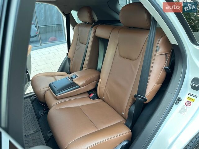 Белый Лексус РХ, объемом двигателя 3.5 л и пробегом 180 тыс. км за 22500 $, фото 15 на Automoto.ua