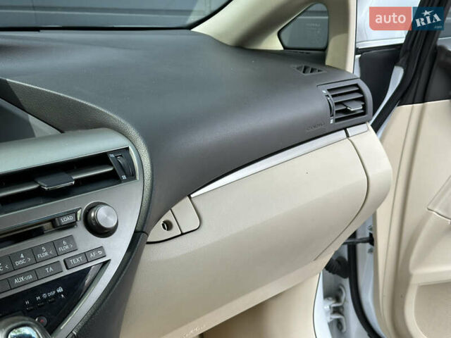 Белый Лексус РХ, объемом двигателя 2.7 л и пробегом 189 тыс. км за 17999 $, фото 75 на Automoto.ua