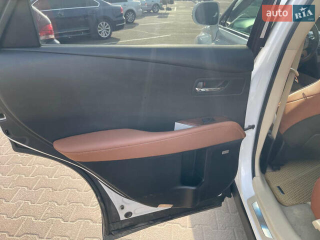 Білий Лексус РХ, об'ємом двигуна 3.46 л та пробігом 210 тис. км за 18900 $, фото 23 на Automoto.ua