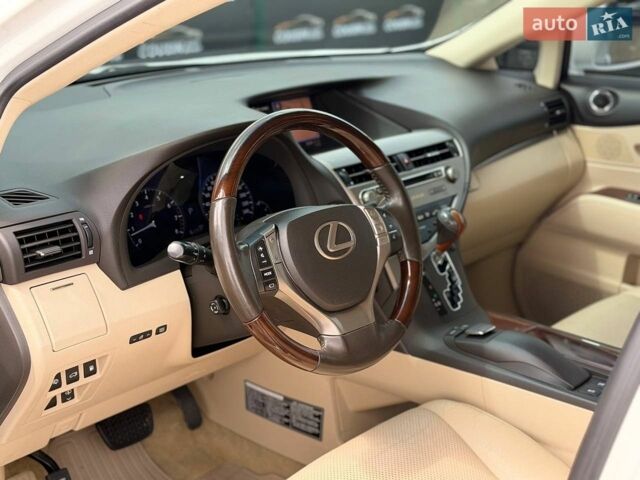 Белый Лексус РХ, объемом двигателя 3.46 л и пробегом 161 тыс. км за 17300 $, фото 14 на Automoto.ua