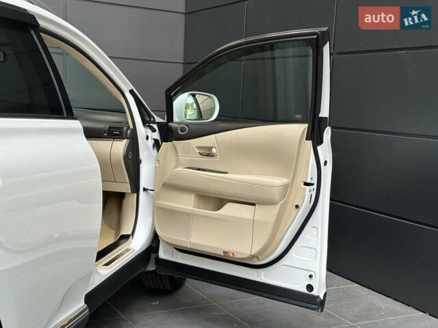 Белый Лексус РХ, объемом двигателя 2.7 л и пробегом 189 тыс. км за 17999 $, фото 39 на Automoto.ua